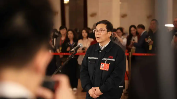 全国劳模李刚走上“代表通道” 传递一线劳动者奋进之声