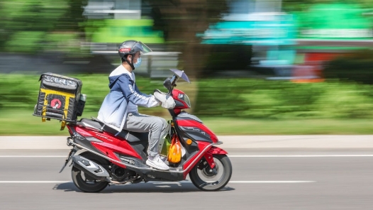 天津河北区铁东路街道总工会“小哥讲堂”揭牌 “配送小哥”成普法主角