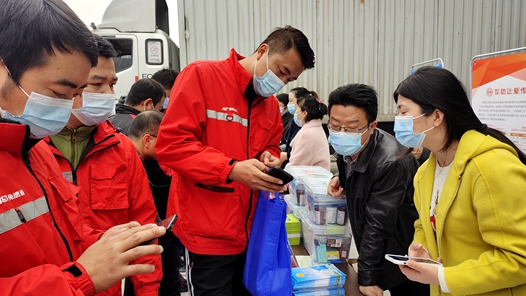 工会搭起连心桥 温情守护劳动者